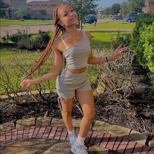 Meet your Posher, Josquez